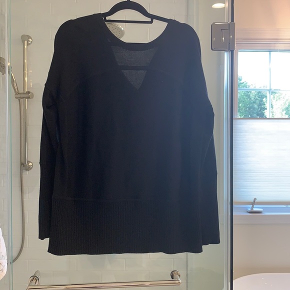LULULEMON BLACK SWEATER - Picture 1 of 5